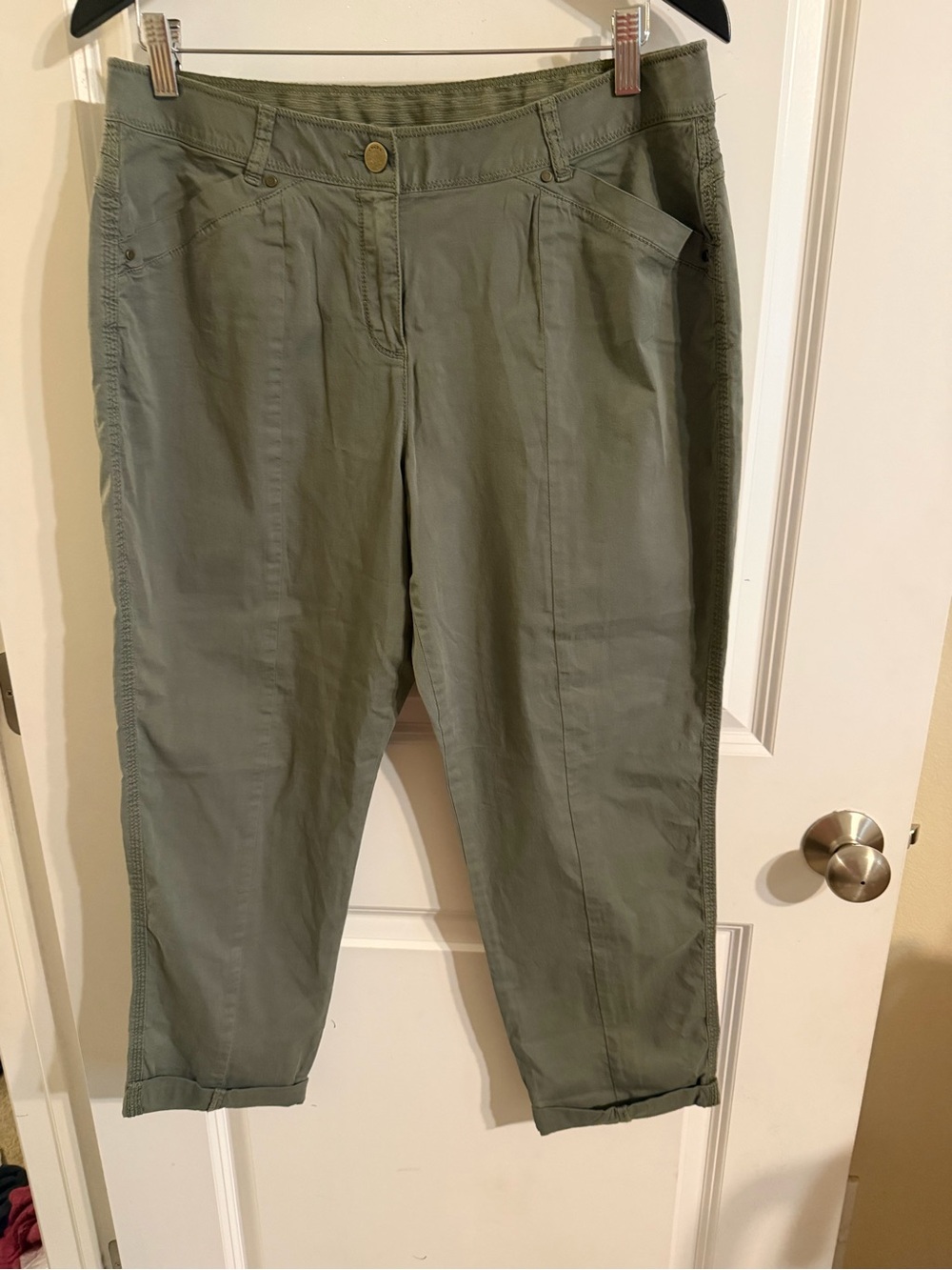 Chico's Olive Green Casual Chinos size 1.5